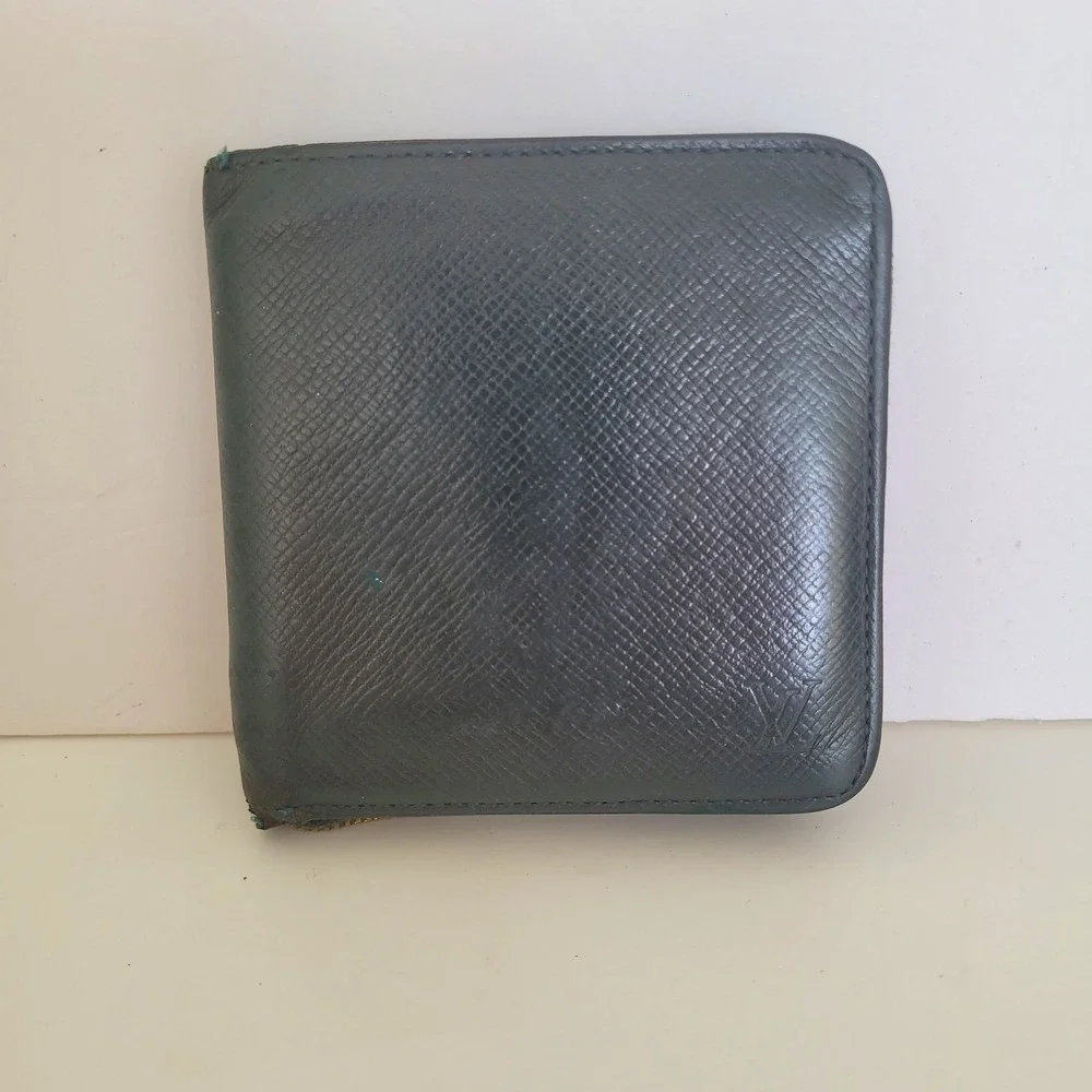 Louis Vuitton Taiga Leather Zip Around Bifold Wallet Green CA0011 Mens Compact
